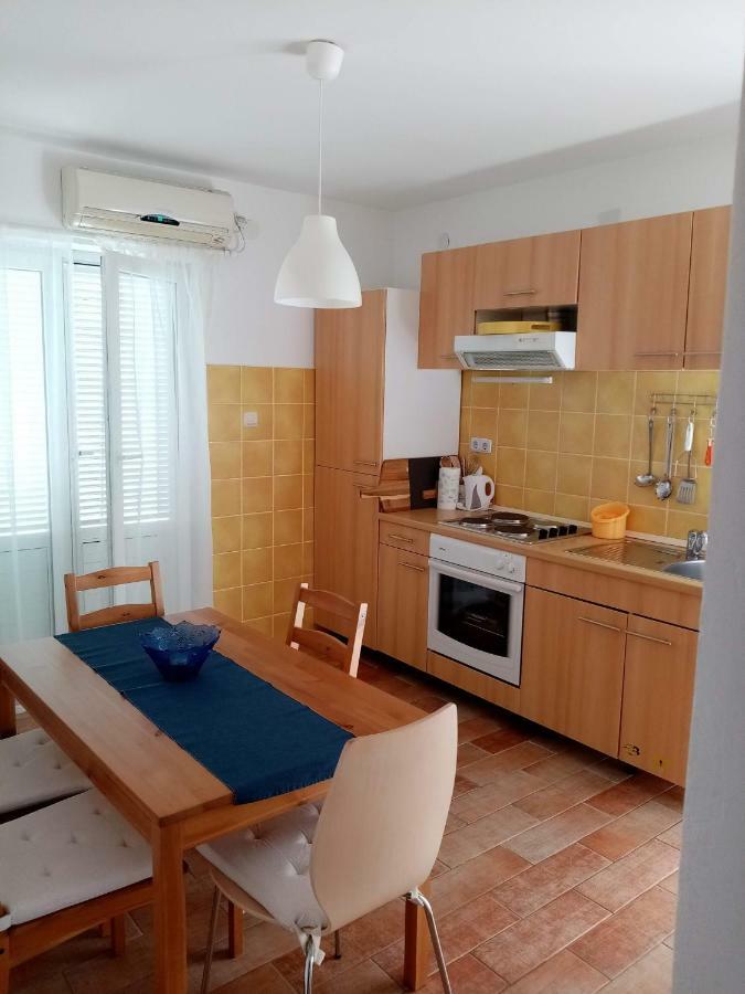 Apartment Pepi Povljana Extérieur photo